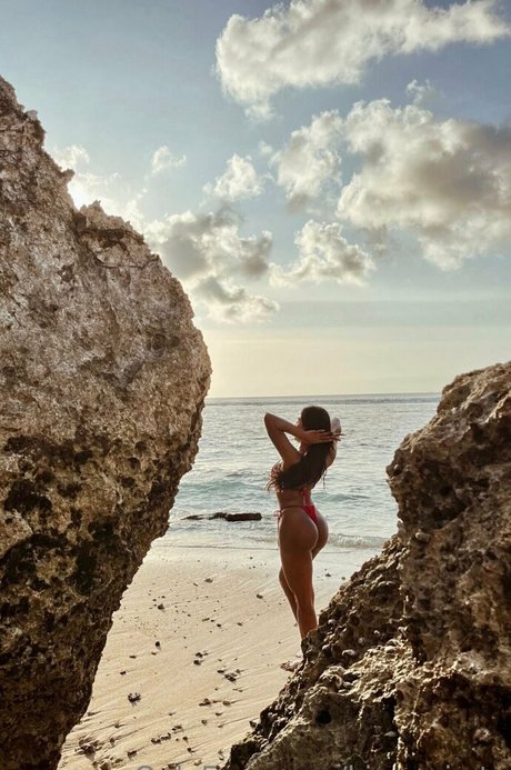 kira asia ts porn actress gallery