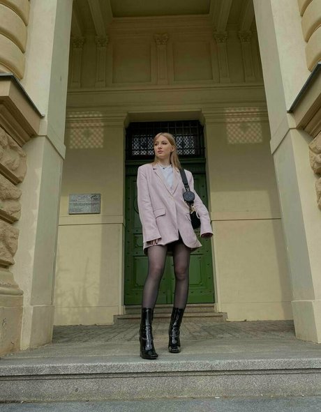 lil mia nice pornstar photos