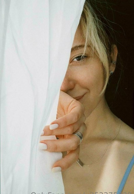 emilly xo star perfect pics