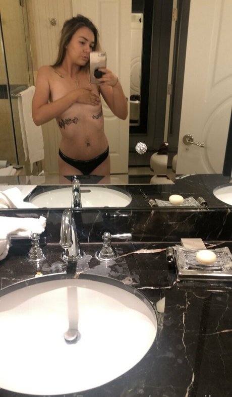 lexidoesntlikeyou model hot pics