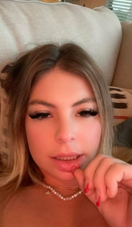 lilyhazexx art pornstar gallery