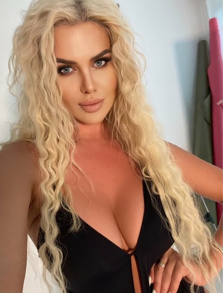 Elisa Bethann porn model pics