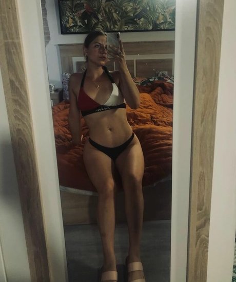 Lia Swan pornstar photo