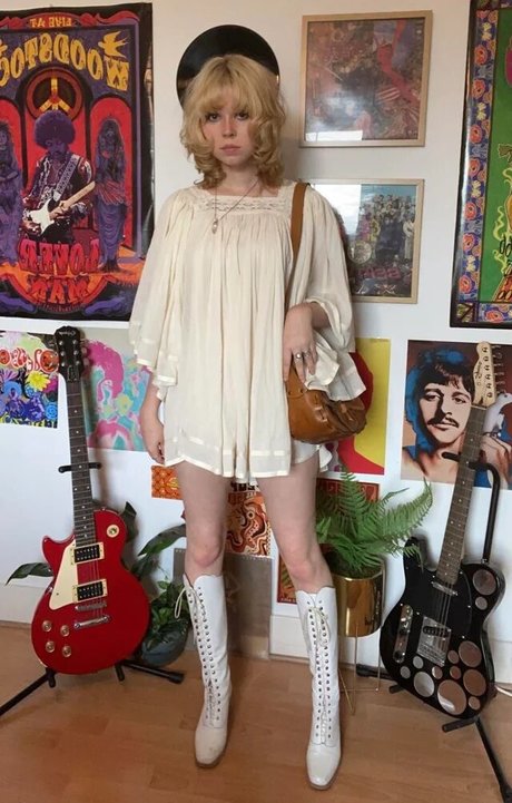 Issy Allen pornstar sexy pic