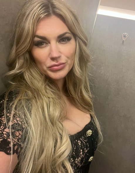 Melania Mercer porn actress photos