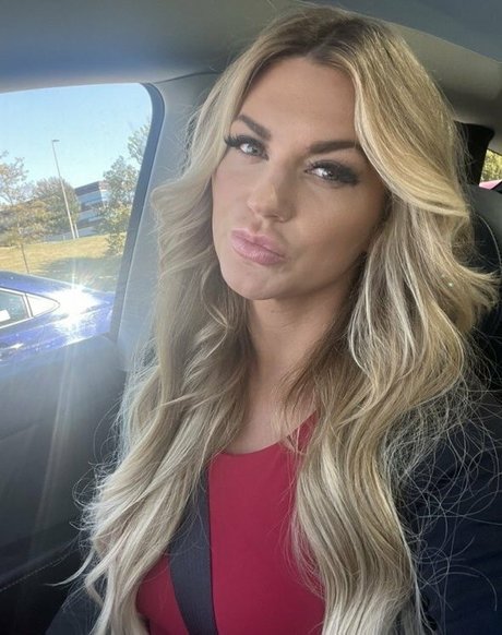 Melania Mercer exclusive star gallery