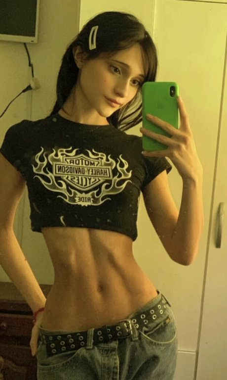 Maxima Sahar model hot photos