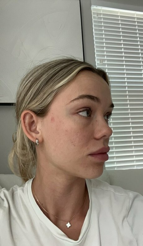 movewithmeredith pornstar nude image