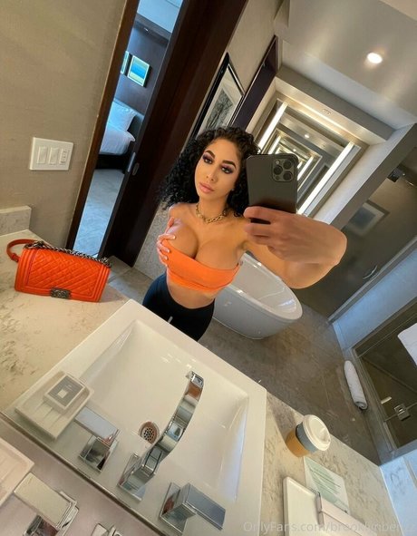 brooklindzz nude actress picture