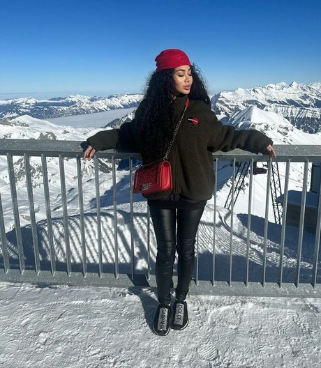 brooklindzz pornstar naked picture