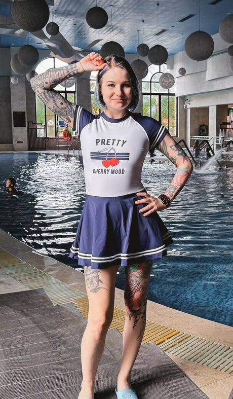 Weronika Truszczynska model free image