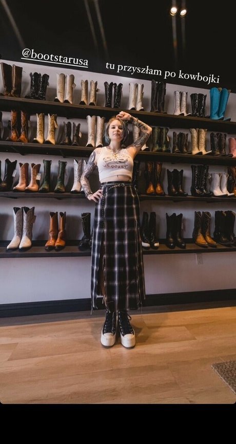 Weronika Truszczynska nude actress pic