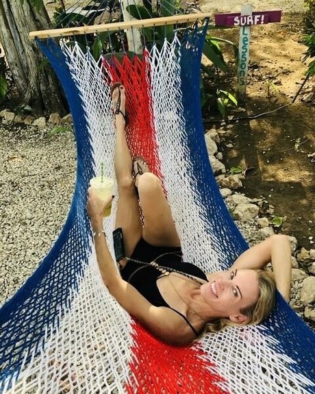 Suzy Favor Hamilton model nude pic