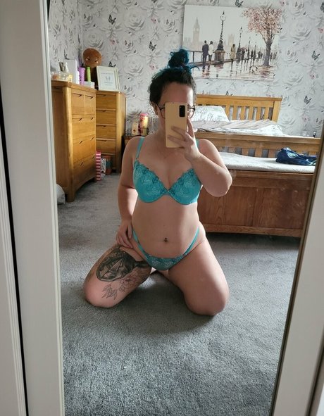 FlirtyDaniellaX pornstar naked pics