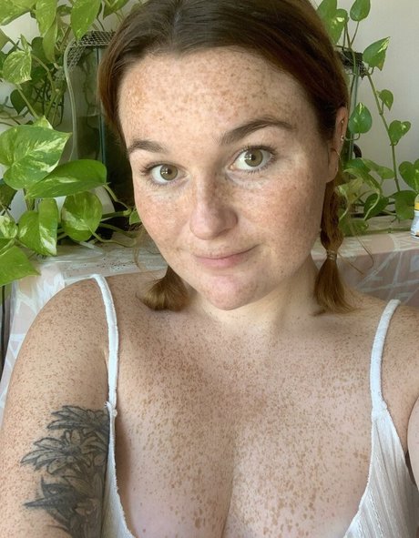 Freckled Baby erotic pornstar pictures