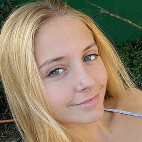 Julie Remoissenet pornstar pretty picture