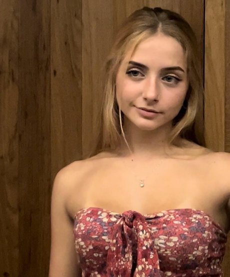 Julie Remoissenet porn star pic