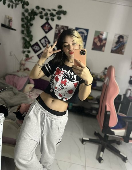 apuddii naked pornstar picture