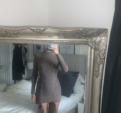 Faylee Oxenham exclusive star pics