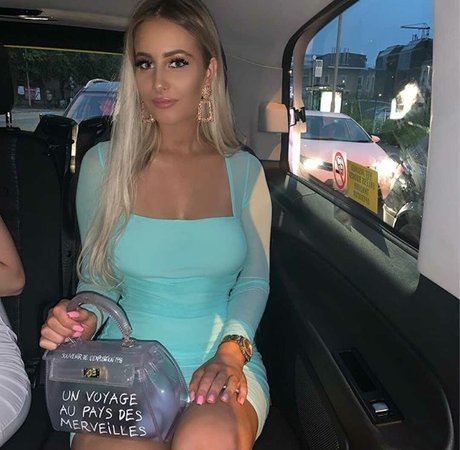 Faylee Oxenham model sexy photo