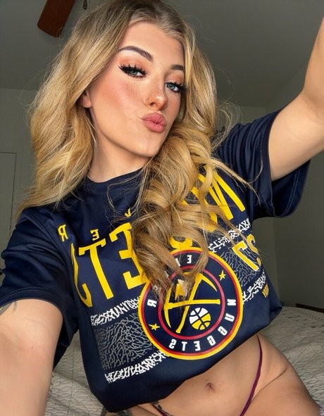 Slxttylyss art actress photo