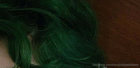 misskittyhellebore pretty star img