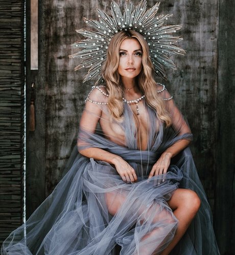 usmanovakate hot star picture