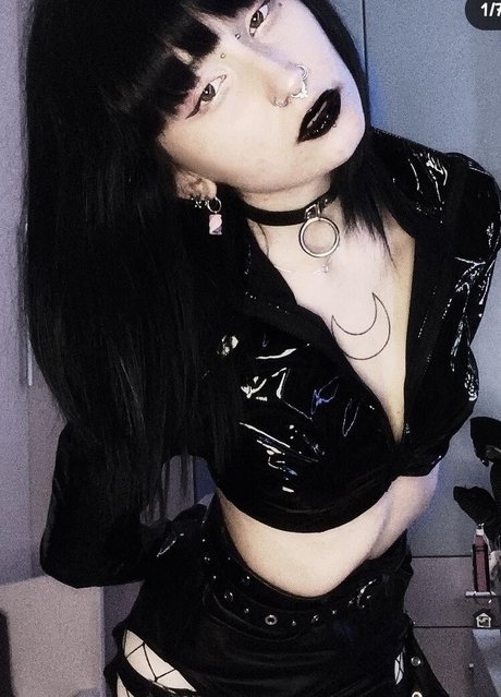 Insaneinternetgrl free model galleries