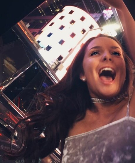 Allie Rosadino sex model photo