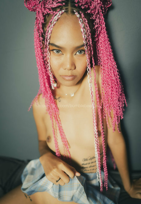 bumblebeethai nude model photo