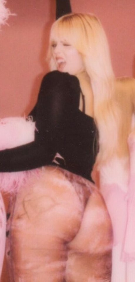 Renee Rapp sex model galleries