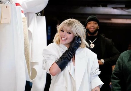 Renee Rapp star hot pic