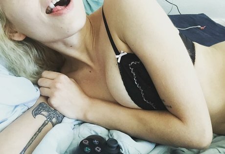 YungMallory perfect pornstar images