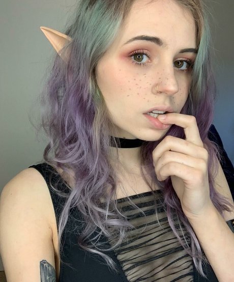 YungMallory model high quality images