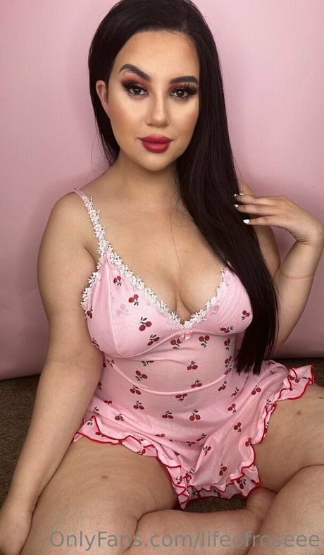 lifeofroseee hot star galleries