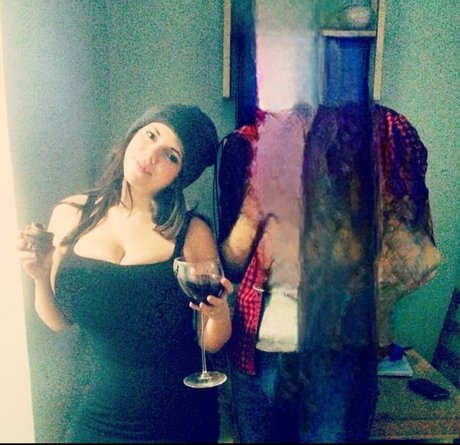 Emily Helen Barry model hot pics