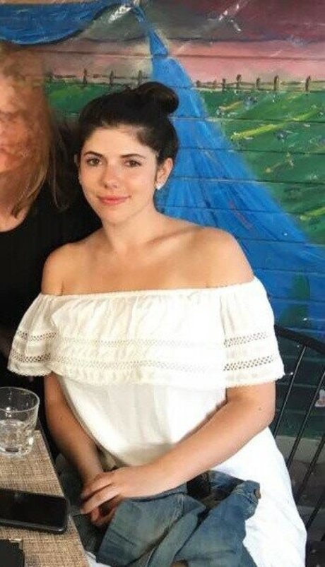 Emily Helen Barry xxx actress picture