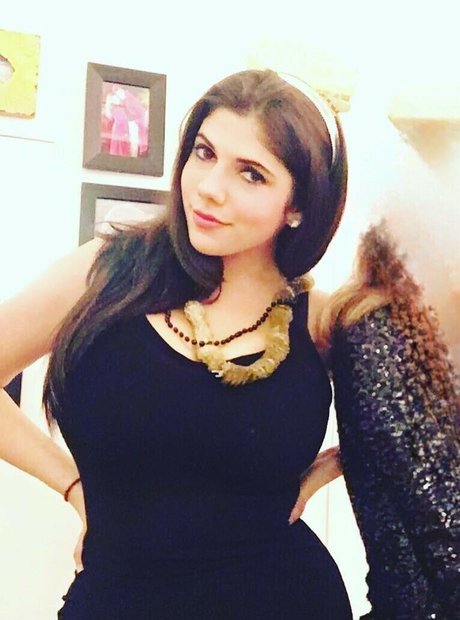 Emily Helen Barry naked pornstar photo