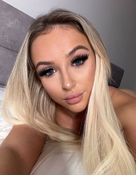 sophielouise1x pornstar sexy photos