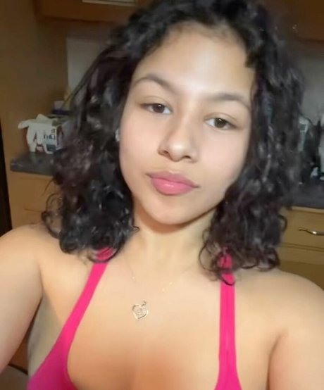 Holly Hennessy sexy pornstar pictures