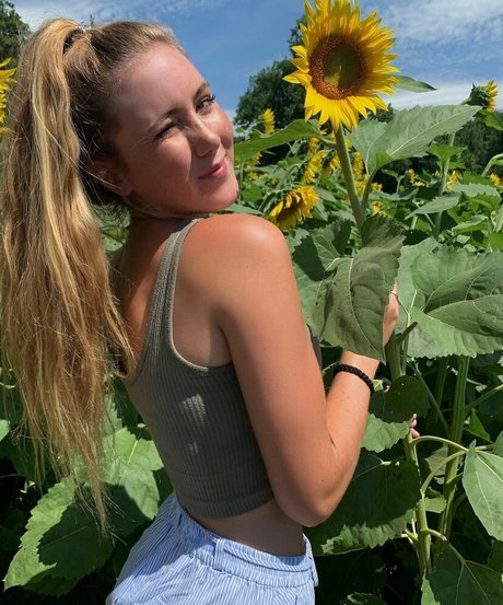 Lindsay Farland perfect model pic