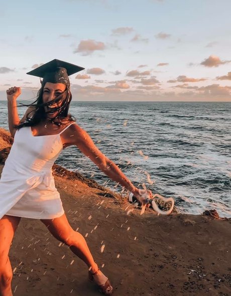 Emily Varadian pretty model pics