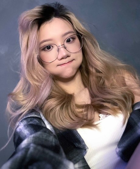 Spicyuuu high quality pornstar archive