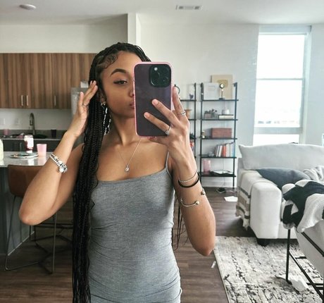 Lexi Vee erotic star pic