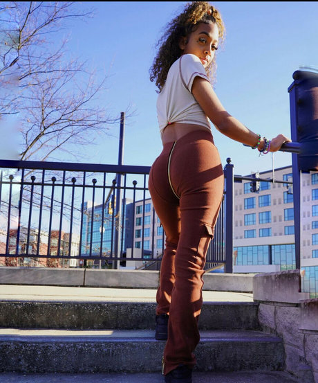 Lexi Vee porn star image