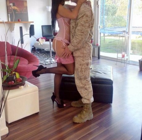 HotwifeGoodLife33 erotic model galleries