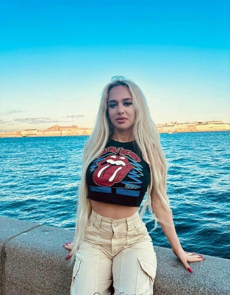 chloe lust free pornstar picture