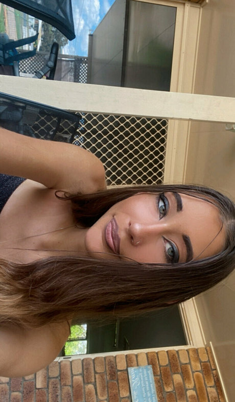 hayleysyourtoyxx beautiful pornstar pic