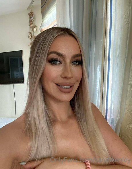 sarahkenley model nudes photo