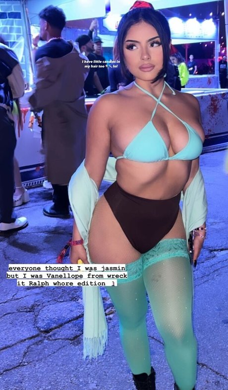 Evelyn Ortiz adult model picture